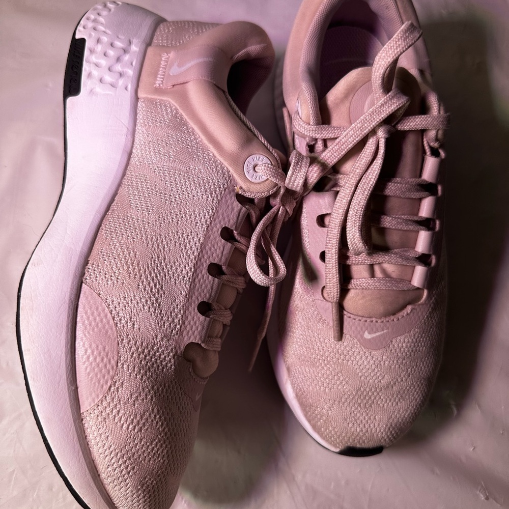 Nike Women's Light Pink Sneakers - Picture 6 of 11